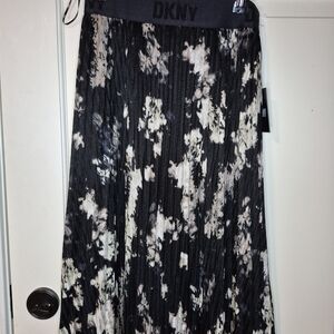 DKNY Black and Cream Patterned A-Line Skirt